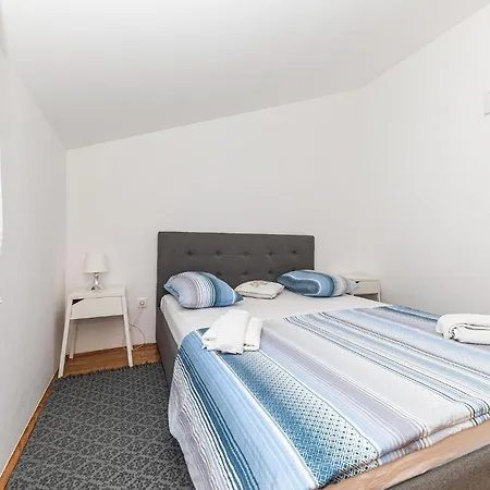 Awesome In Okrug Gornji Apartment *