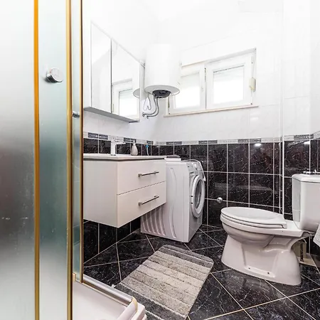 Awesome In Okrug Gornji Apartment Trogir